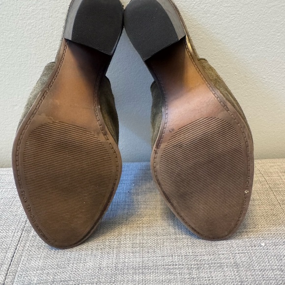 MICHAEL KORS Louise Suede Mules in olive green with gold studs | Size 9.5 - Picture 6 of 7